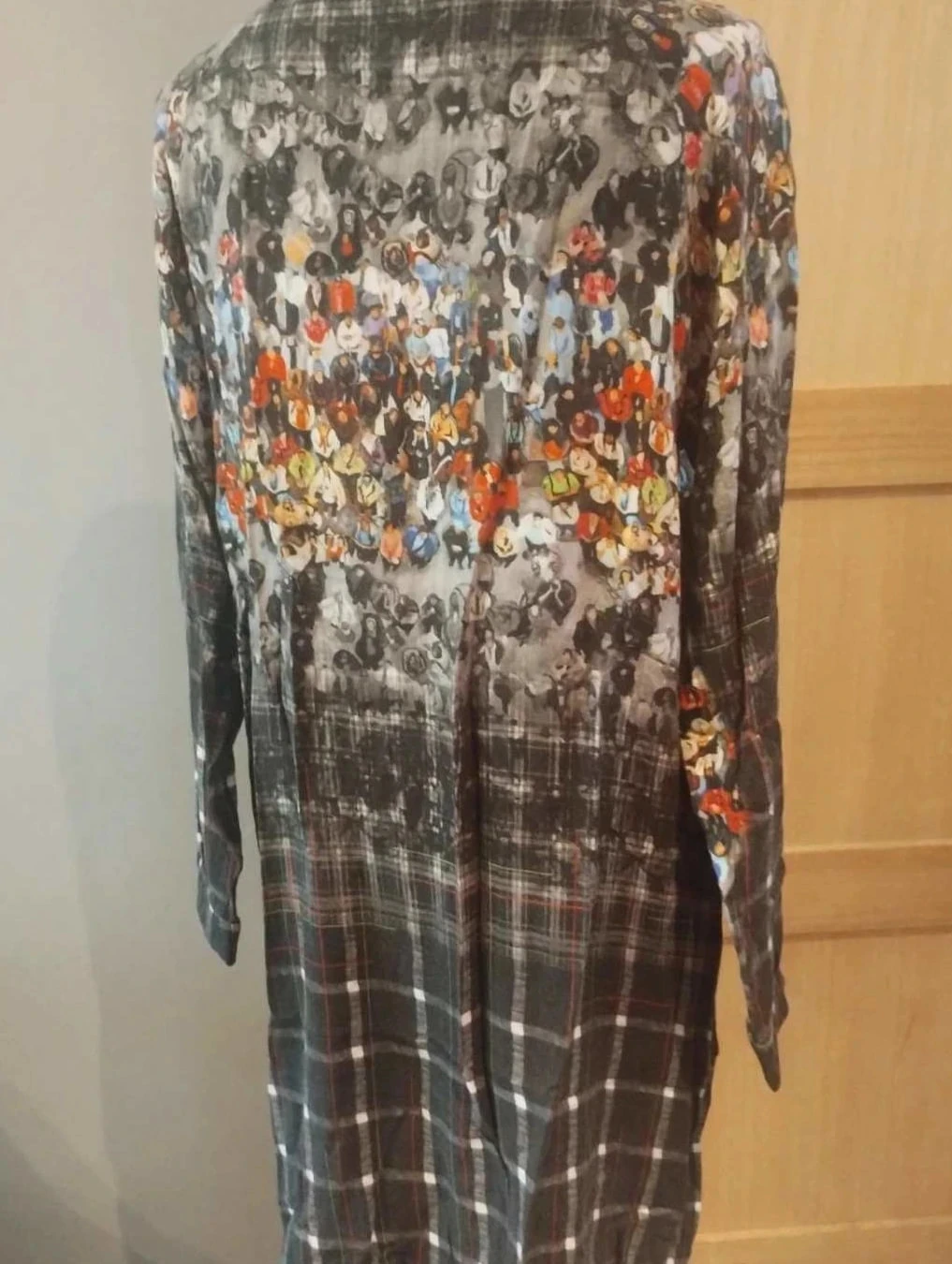 Vestido a cuadros con personajes de manga larga Aventure des toiles T44 – photo 6